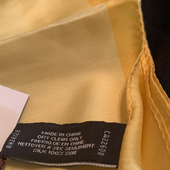 Coach yellow silk scarf - Picture 6 of 6